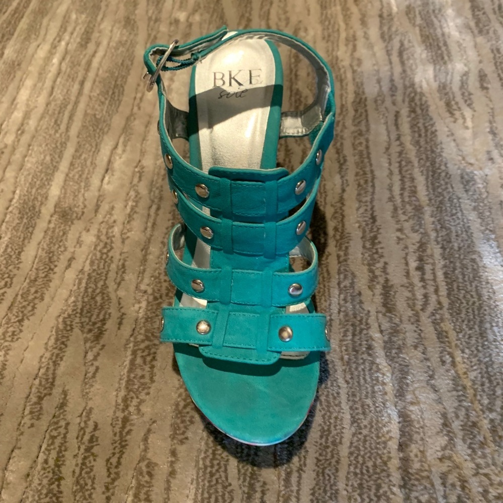 Colorful Wedges - Picture 2 of 2
